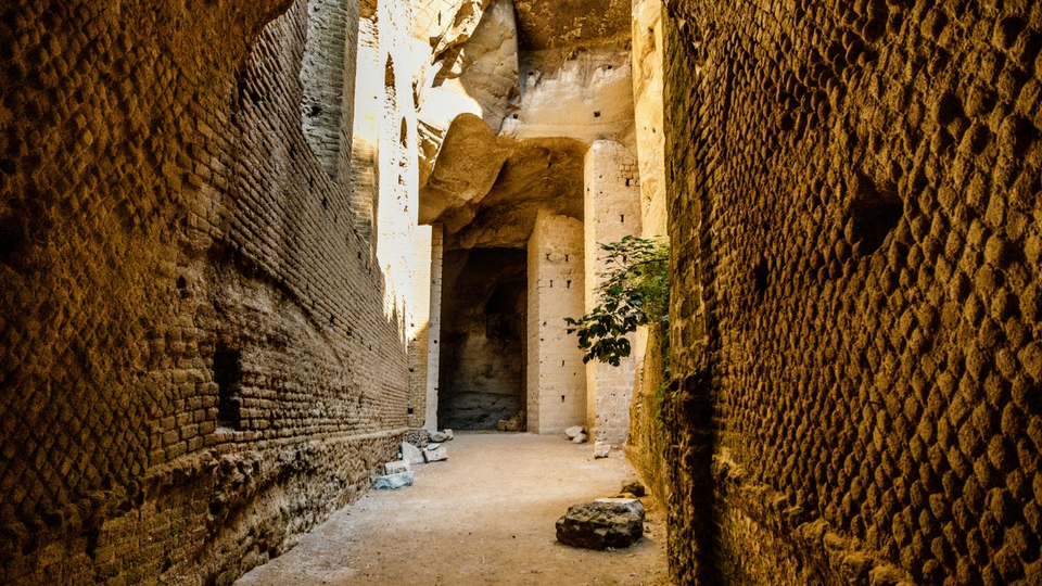 crypta romana cuma